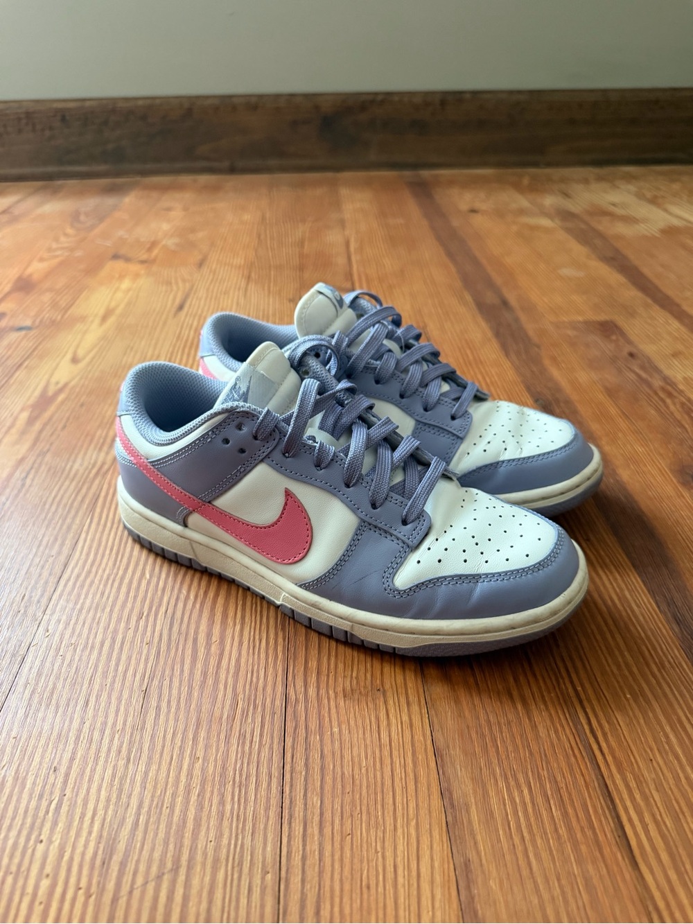 Nike SB Low-Top Sneakers in Gray, White & Pink
